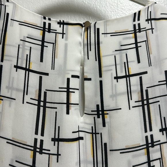 White House Black Market Assymetric Layered Shell, Size Small - Picture 6 of 6